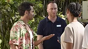 Commandant Saint-Barth S1 E1