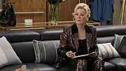 Hacks S3 E1