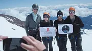 Compte à Rebours : Quatre Touristes dans l’Espace