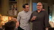Modern Family S10 E10