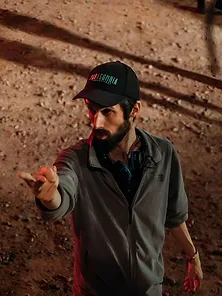 37 : l'ombre et la proie