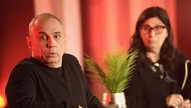 Envie de prendre part au prochain spectacle de François Pirette ? Voici comment participer à son show « Noir, joke, rouge »