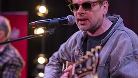 10 ans, ça se fête ! Un invité de marque pour souffler le gâteau d’anniversaire de Chérie Belgique