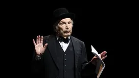 « Je vais peut-être mourir sur scène à Bruxelles » : à 90 ans, l’humoriste Popeck confie ne plus avoir de force et ne plus tenir debout