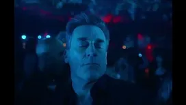 Jon Hamm qui danse en boîte nuit&nbsp;: de quelle série proviennent ces images devenues virales sur les réseaux sociaux&nbsp;? (vidéo)