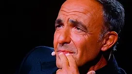 «&nbsp;Vous êtes totalement dingues&nbsp;»&nbsp;: Nikos Aliagas, en larmes, piégé par Arthur dans «&nbsp;La Chanson secrète&nbsp;» sur TF1 (vidéo)