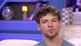 « À chaque fois, il est sauvé par les ménagères », « elles sabotent l’émission » : Théo est-il vraiment sauvé par la « ménagère » à la « Star Academy » ?