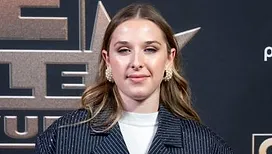 Les Enfoirés : Helena pose sa voix sur le nouvel hymne « Tout se casse » (vidéo)