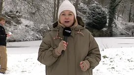 Ophélie Fontana dans le froid pour son JT, sur la Une&nbsp;: la journaliste a passé toute l’édition de 13h les pieds dans la neige (vidéo)
