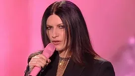 Laura Pausini&nbsp;: la chanteuse annonce un duo avec un visage phare de la «&nbsp;Star Academy&nbsp;» (photos)