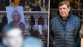 Obsèques d’Evelyne Leclercq&nbsp;: plusieurs personnalités présentes pour un dernier hommage, de Jean-Pierre Foucault à Fabienne Égal (photos)