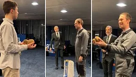 «&nbsp;Elles sont énormes&nbsp;!&nbsp;»&nbsp;: Aurélien, l’agriculteur qui a déposé des pommes de terre sur la Grand-Place de Bruxelles, offre des patates à Christophe Deborsu et à la rédaction de RTL (vidéo)