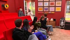 «&nbsp;C’est tellement fou&nbsp;»&nbsp;: deux stars internationales débarquent au château de la «Star Academy», les élèves n’en reviennent pas (photos)