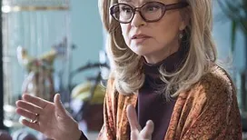 «&nbsp;Elsbeth&nbsp;»&nbsp;: Tracey Ullman débarque en guest dans l’épisode diffusé ce soir sur TF1