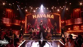 « Star Academy » : surpris par un souci vestimentaire pendant sa carte blanche, Victor ne se laisse pas déstabiliser et reçoit les félicitations des profs