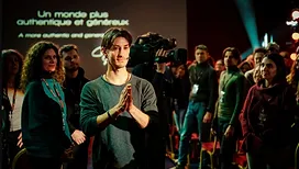 Nous avons vu « Gourou », thriller paranoïaque qui en dit beaucoup sur notre société, avec un Pierre Niney coach déchaîné : qu’est-ce que ça vaut vraiment ?