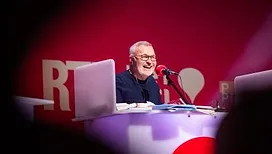 « C’est la première fois que ça arrive » : Laurent Ruquier confronté à une situation inattendue dans « Les Grosses Têtes »