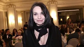 « Je n’ai pas de thunes, je n’ai pas d’appart’» : l’actrice Béatrice Dalle lève le voile sur ses problèmes financiers