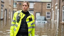 «&nbsp;Déluge mortel&nbsp;»&nbsp;: c’est quoi ce nouveau feuilleton britannique à découvrir ce dimanche sur France 3&nbsp;?