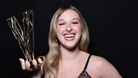 Helena a bien failli ne pas remporter sa Victoire de la Musique pour «&nbsp;Mauvais garçon&nbsp;»&nbsp;: découvrez pourquoi