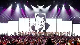 Les Enfoirés&nbsp;: le drame évité de peu lors du concert, une chanteuse en larmes, ce que vous n’avez pas vu sur TF1…