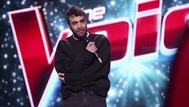 « J’ai le droit de dire que je te connais ? » : le frère d’un chanteur célèbre se présente aux auditions à l’aveugle de « The Voice » (vidéo)