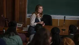 Nous avons vu « Le crime du 3e étage », une inoffensive fantaisie inspirée de Hitchcock : voici ce que ça vaut