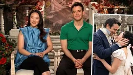 Les stars de « Bridgerton » nous ont parlé d’amour : « Benedict n’est pas un héros romantique classique » (vidéo)