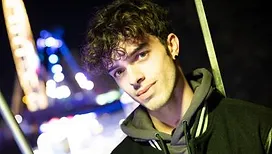 Donovan se lance dans un tout nouveau projet loin de la magie : « C’est un saut dans l’inconnu »