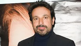 « Mon frère… » : Jean Dujardin, Nagui, Valérie Bonneton et d’autres personnalités rendent hommage à Bruno Salomone, décédé ce dimanche