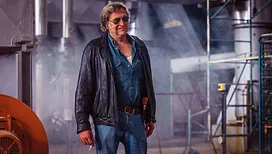 On a aimé « Police Flash 80 », la comédie parodique des années 80 avec François Damiens