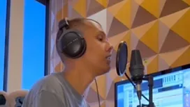Surprise pour les fans de Stromae, qui révèle un nouveau talent : « Ça fait quelques mois que je l’apprends… » (vidéo)