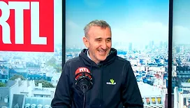 Élie Semoun « papa gaga » à 62 ans : il dévoile le prénom de son fils de 7 mois