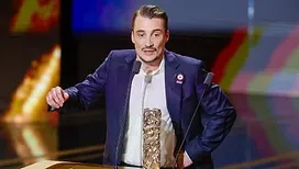 Pierre Lottin, le Tuche à l’affiche de « Ceux qui comptent », se confie à Ciné-Télé-Revue : « Recevoir un César, ça ouvre les portes de l’enfer »