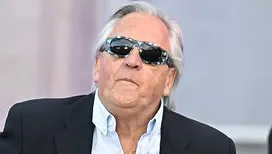 Les galères de Gilbert Montagné : le chanteur qui touche 4000 euros de retraite n’a « jamais su gérer l’argent », « j’en devais au fisc, qui m’a tout pris »