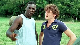 Pourquoi Omar Sy avait-il hésité à jouer dans « Nos jours heureux » ? Les réalisateurs Eric Toledano et Olivier Nakache racontent les coulisses de leur échange avec l’acteur