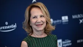 « C’est pas possible… » : David Hallyday, Carla Bruni, Michel Drucker et d’autres personnalités rendent hommage à Nathalie Baye, décédée à l’âge de 77 ans