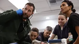 « Le côté négatif de ce genre de fiction… » : des infirmiers belges passent la série « The Pitt » au scanner