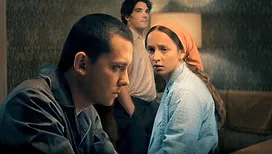 « Unchosen » : Asa Butterfield impressionne dans cette série où les femmes sont soumises à leur mari comme au seigneur, mais ça ne suffit pas…