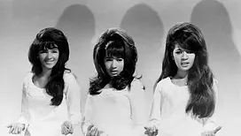 « Elle est partie paisiblement dans son lit, chez elle, entourée des siens » : le monde de la musique en deuil, la dernière survivante des Ronettes s’est éteinte à l’âge de 80 ans