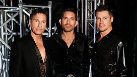 « Les filles ne nous lancent plus de petites culottes, on a quand même eu un soutien-gorge ! » : les Worlds Apart se confient avant leur passage en Belgique