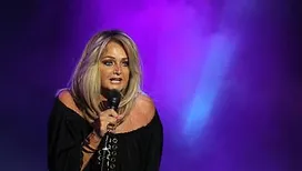 Hospitalisée d’urgence, la chanteuse Bonnie Tyler aurait été victime d’un arrêt cardiaque, avant d’être réanimée