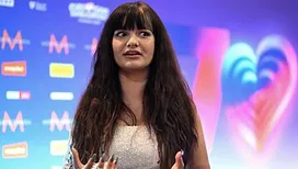 « Je fais l’Eurovision, mais je suis fauchée » : le coup de gueule d’Essyla avant sa participation au concours, « c’est dingue de savoir que je pars sans argent sur mon compte et que ce sont mes parents qui doivent m’aider »