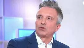 « Il faisait beaucoup moins de 32 ans ! » : le drôle d’argument de l’avocat de Patrick Bruel face aux accusations de viol de Flavie Flament (vidéo)
