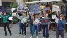 « Pas de scène pour les agresseurs. Pas de public pour les violeurs » : de nouvelles manifestations ce mercredi devant le théâtre où joue Patrick Bruel (vidéo)