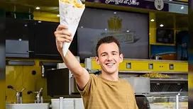 « La meilleure friterie » : le jury de l’émission de RTL-TVI s’agrandit, avec une petite nouvelle dans la bande ! Arnaud Delvenne, lui, s’en va