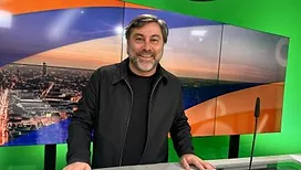 « Je sais qu’on m’attend au tournant » : Stéphane Pauwels lance son émission quotidienne pour le Mondial. Il nous dit tout… y compris ce qu’il pense de l’hymne des Diables Rouges signé Roméo Elvis et que personne n’écoute !