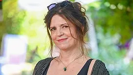 Agnès Jaoui à la réalisation de « L’objet du délit », où la vague MeToo secoue une troupe qui monte un opéra : « Je tenais à donner la parole aux hommes, ne pas les diaboliser, et m’en amuser aussi »