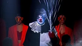 « Mask Singer » : le Clown enfin démasqué aux portes de la demi-finale, voici qui se cachait derrière ce maquillage déroutant !