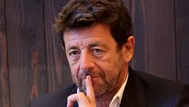 « Je suis inquiet » : le maire de L’Isle-sur-la-Sorgue, où Patrick Bruel a son hôtel, partage ses craintes liées à l’affaire
